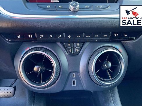 Used 2021 Chevrolet Blazer LT image 30