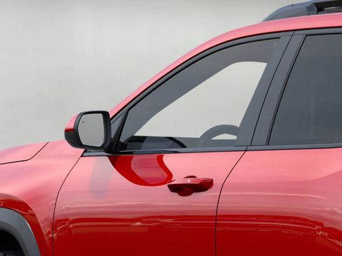 New 2026 Chevrolet Equinox ACTIV w/ Convenience Package III image 12