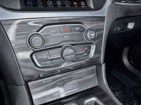 Used 2019 Chrysler 300 Touring w/ Chrome Appearance Package RWD image 19