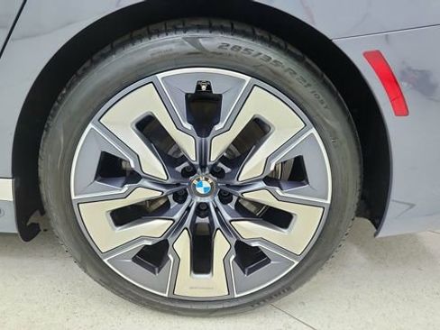 Used 2023 BMW i7 xDrive60 image 66