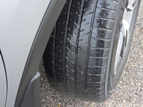 Used 2018 Toyota RAV4 XLE image 11