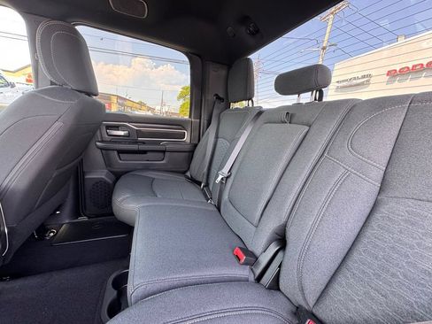 New 2026 RAM 2500 Big Horn AWD/4WD image 16