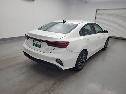 Used 2024 Kia Forte LXS FWD image 9
