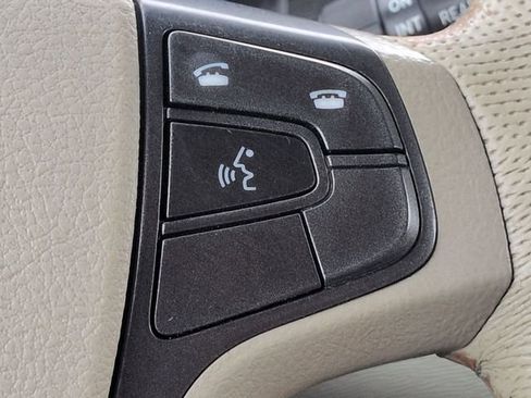 Used 2014 Toyota Sienna XLE w/ XLE Premium Package FWD image 17