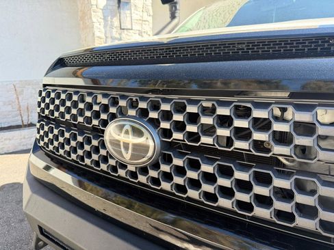 Used 2019 Toyota Tundra SR5 w/ SR5 Upgrade Package image 6