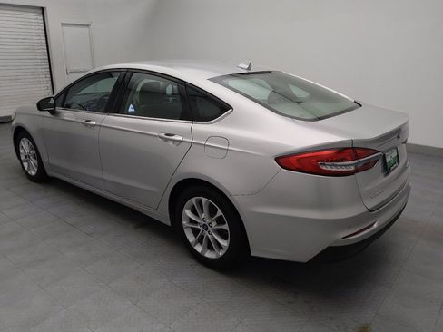 Used 2019 Ford Fusion SE image 3