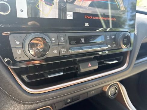 Used 2025 Toyota Grand Highlander AWD Hybrid image 14