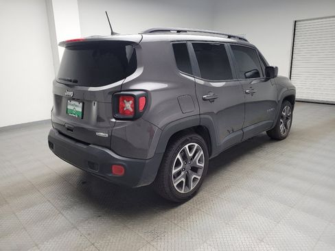 Used 2018 Jeep Renegade Latitude FWD image 9