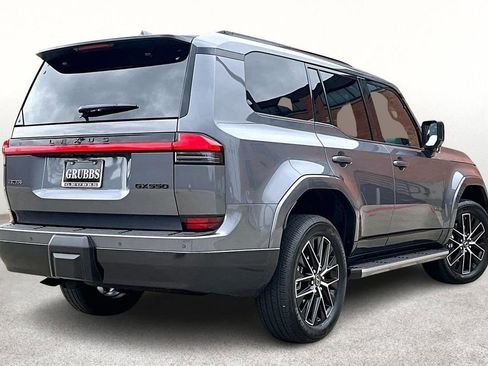 Used 2025 Lexus GX 550 w/ Accessory Package (2T) image 2