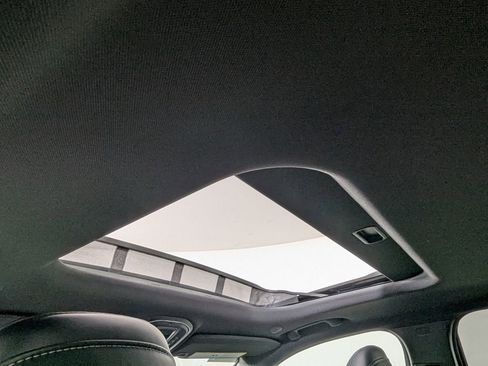 Used 2025 Jeep Grand Cherokee Altitude image 29