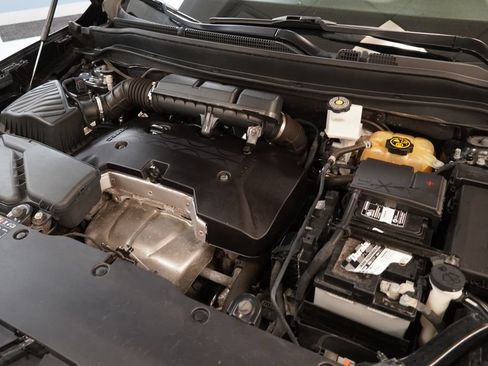 Used 2019 Buick Envision Essence FWD image 16