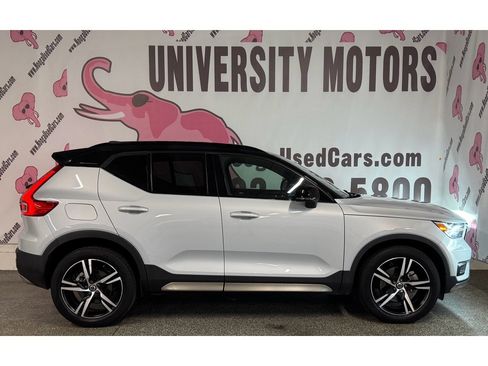 Used 2021 Volvo XC40 T5 R-Design image 9