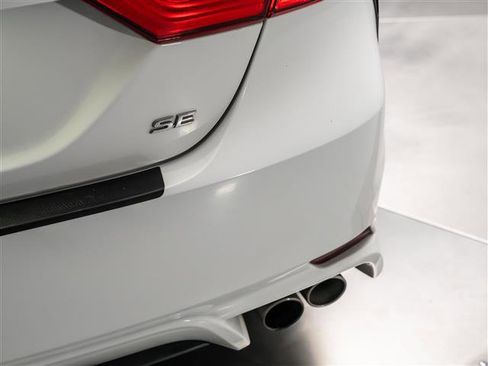 Used 2019 Toyota Camry SE w/ Convenience Package image 16