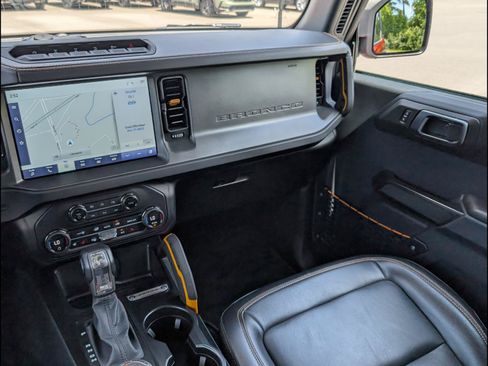 Used 2024 Ford Bronco Badlands AWD/4WD image 9
