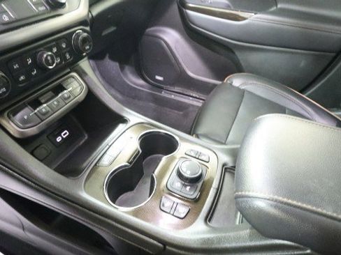 Used 2022 GMC Acadia AT4 w/ Preferred Package AWD/4WD image 17