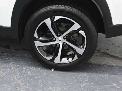 Used 2024 Chevrolet Trax RS image 5