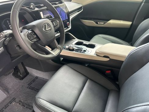 Used 2023 Lexus RZ 450e Premium w/ Technology Package image 11