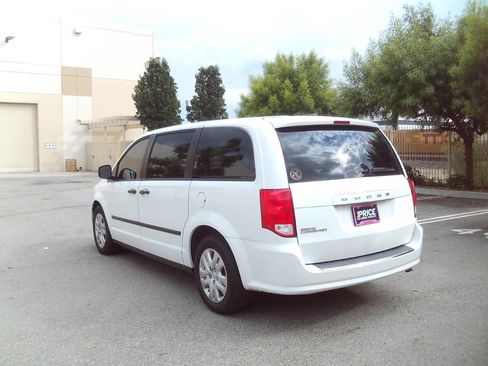 Used 2016 Dodge Grand Caravan American Value Package w/ UConnect Hands-Free Group FWD image 6