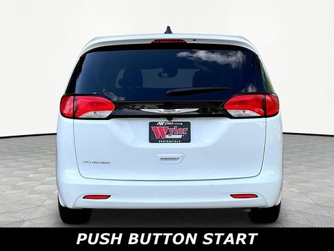 Used 2023 Chrysler Voyager LX FWD image 5