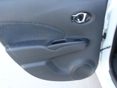 Used 2016 Nissan Versa Note SV FWD image 12