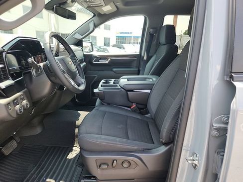 Used 2024 Chevrolet Silverado 1500 LT AWD/4WD image 13