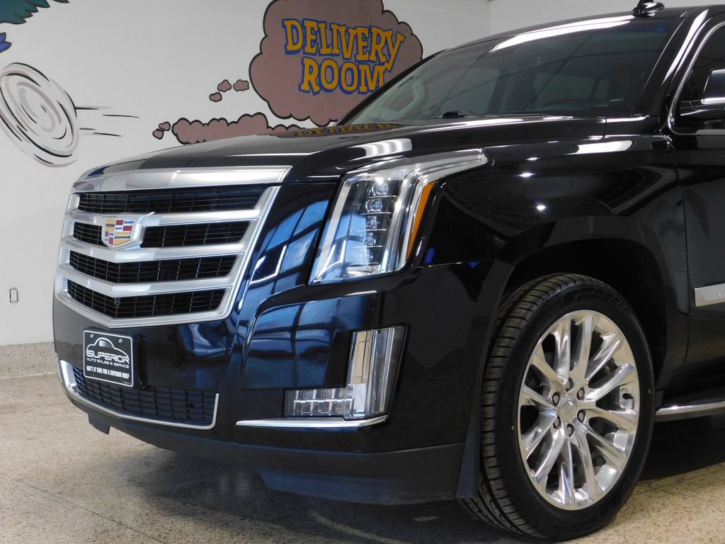 Used 2019 Cadillac Escalade ESV Luxury AWD/4WD image 15