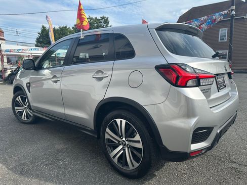 Used 2025 Mitsubishi Outlander Sport AWD image 3