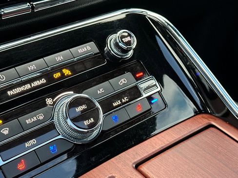 Used 2022 Lincoln Navigator Reserve image 31