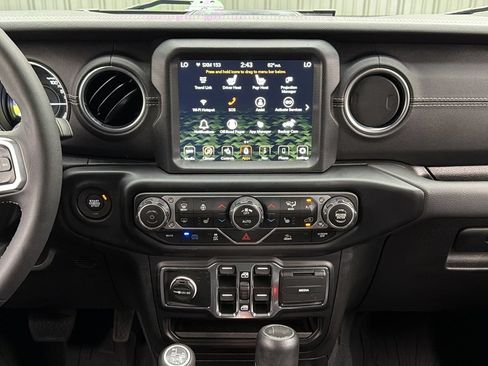 Used 2023 Jeep Wrangler Unlimited Sahara w/ Cold Weather Group AWD/4WD image 28