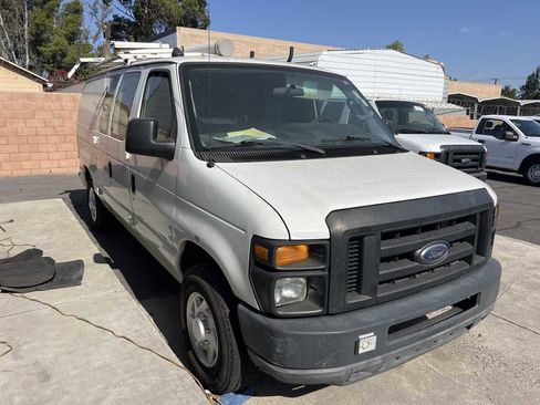 Used 2010 Ford E-250 and Econoline 250 Commercial image 2