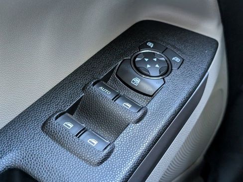 Used 2021 Ford EcoSport S image 20