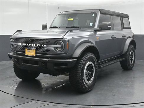Certified 2021 Ford Bronco Badlands image 3