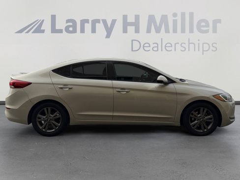 Used 2017 Hyundai Elantra SE image 6