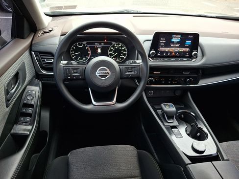 Used 2021 Nissan Rogue S AWD/4WD image 11