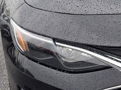 Used 2019 Chevrolet Malibu LT w/ Driver Confidence Package II image 9