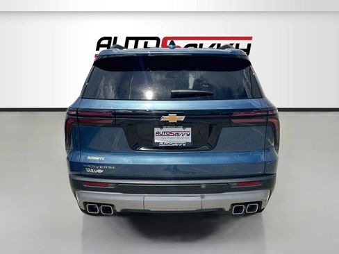 Used 2026 Chevrolet Traverse LT FWD image 6