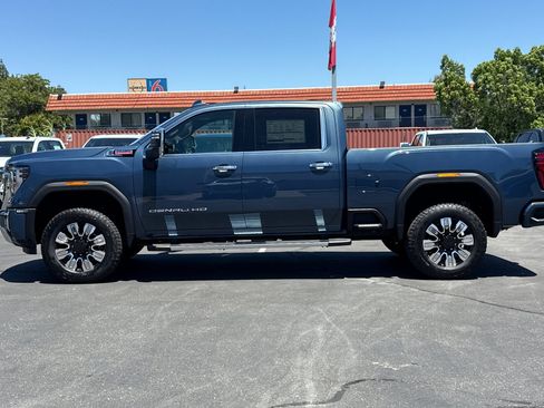 New 2026 GMC Sierra 2500 Denali w/ Denali Reserve Package AWD/4WD image 8