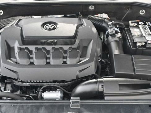 Used 2022 Volkswagen Passat 2.0T SE image 19