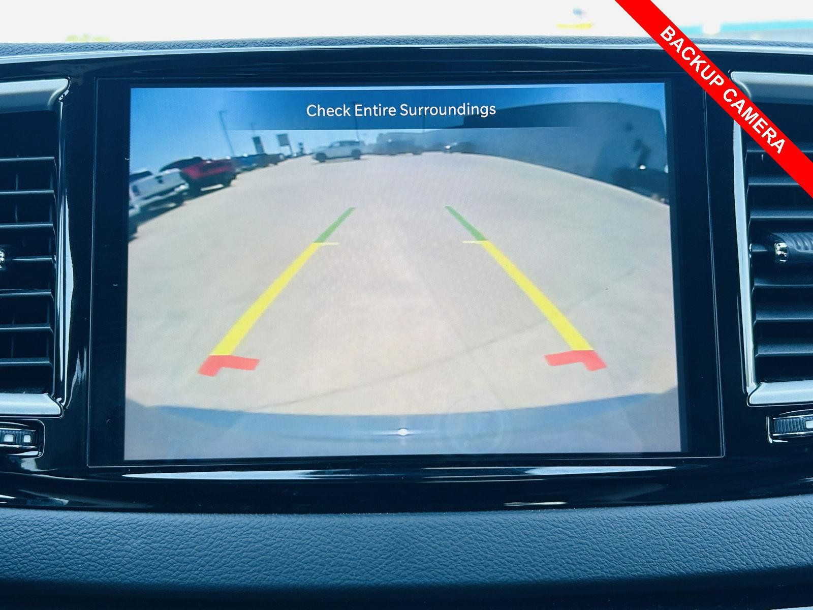 Used 2025 Chrysler Pacifica Select FWD image 10