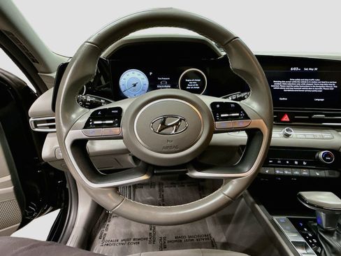 Used 2023 Hyundai Elantra SEL w/ Convenience Package FWD image 14