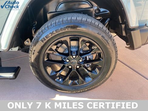 Used 2024 Jeep Wrangler Unlimited Sahara image 42