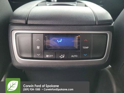 Used 2019 Toyota Highlander XLE image 16