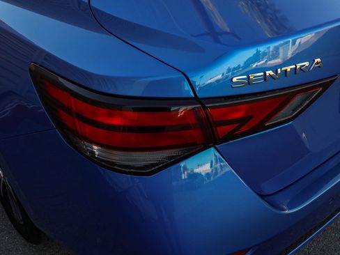 Used 2023 Nissan Sentra SV image 7