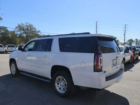 Used 2019 GMC Yukon XL SLT image 8