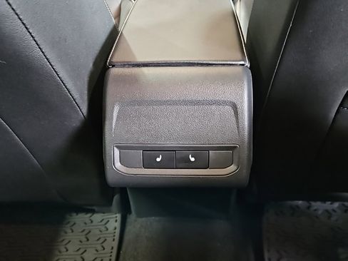 Used 2025 Volkswagen Jetta SEL image 18