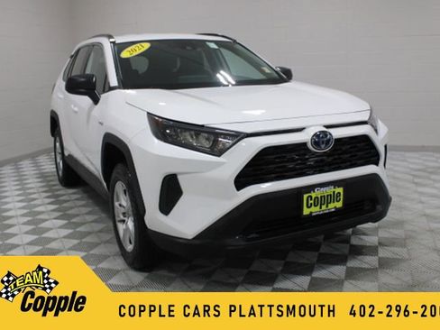 Used 2021 Toyota RAV4 LE image 1