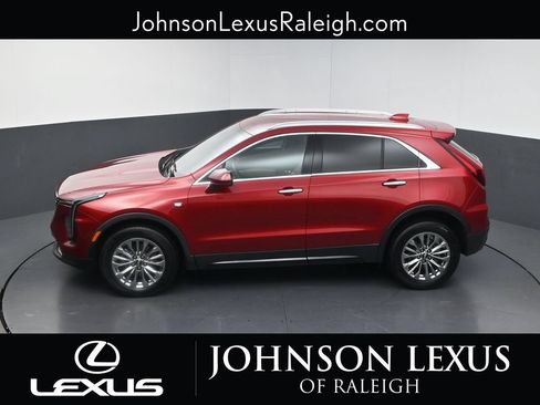 Used 2025 Cadillac XT4 Premium Luxury FWD image 29