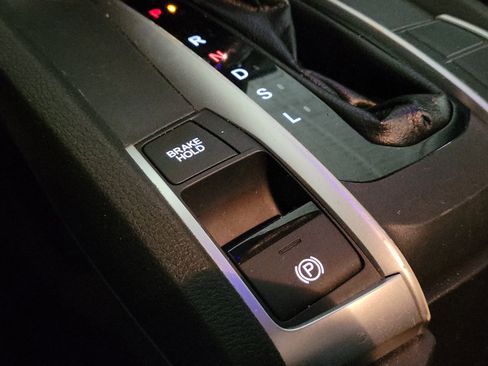 Used 2020 Honda Civic LX image 30