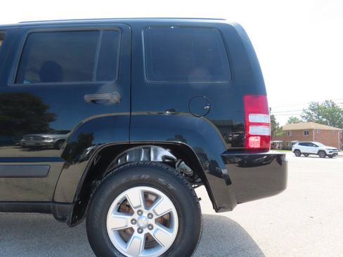 Used 2012 Jeep Liberty Sport AWD/4WD image 26