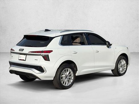 New 2026 Audi Q3 quattro 2.0T AWD/4WD image 2